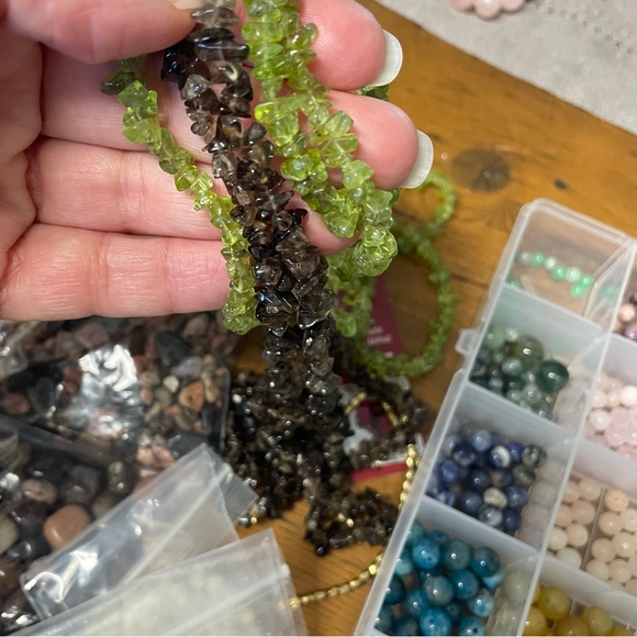 Lot of genuine stone, crystal, fossil and wood beads - Picture 4 of 6